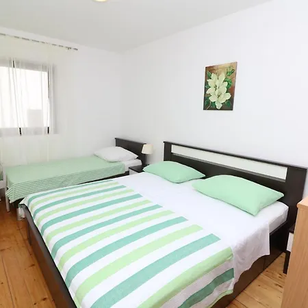 Tomasic With Terrace Apartamento *