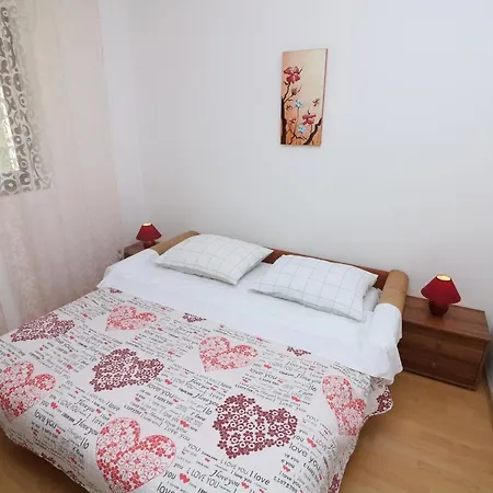 Tomasic With Terrace Baška