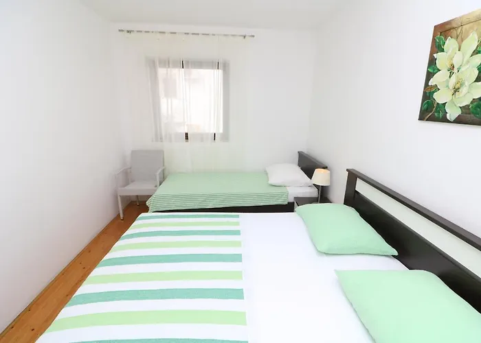 Tomasic With Terrace شقة