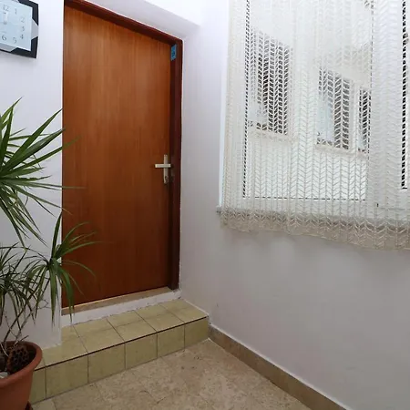 Tomasic With Terrace Baška